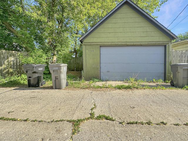 3758 E Layton AVENUE, Cudahy, WI 53110
