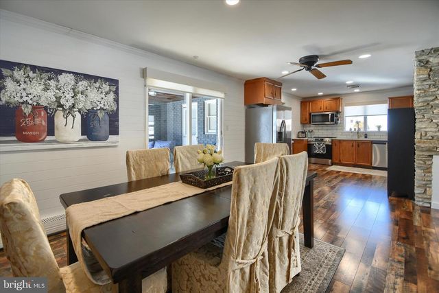 1001 LAKEVIEW TER, Pennsburg, PA 18073