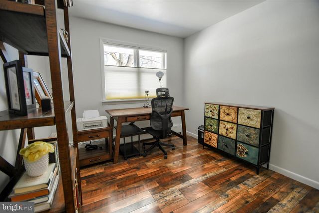 1001 LAKEVIEW TER, Pennsburg, PA 18073