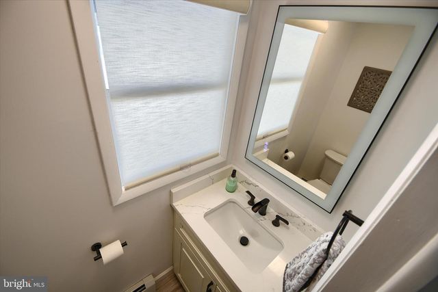 1001 LAKEVIEW TER, Pennsburg, PA 18073