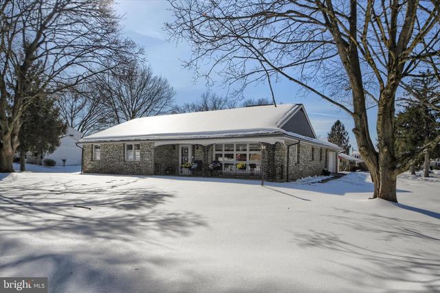 1001 LAKEVIEW TER, Pennsburg, PA 18073