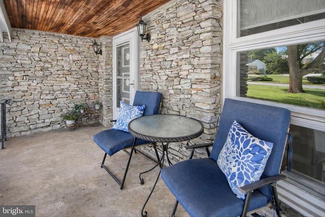 1001 LAKEVIEW TER, Pennsburg, PA 18073