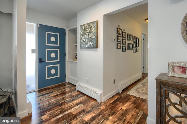 1001 LAKEVIEW TER, Pennsburg, PA 18073