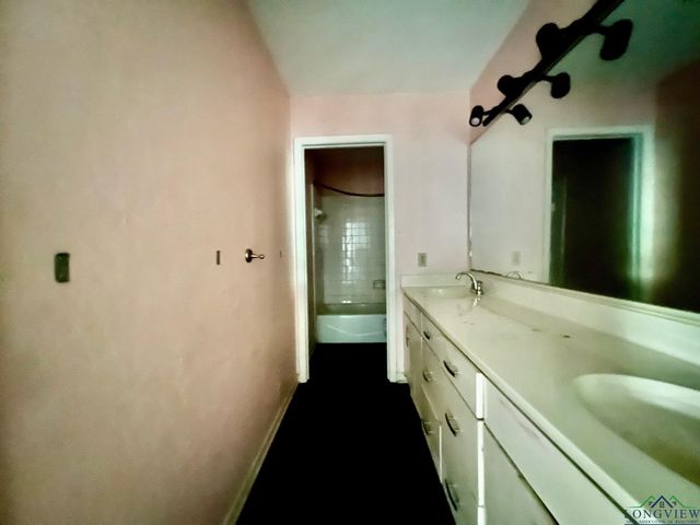 11 Stonegate Dr., Longview, TX 75601