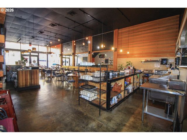 2014 MAIN St, Forest Grove, OR 97116