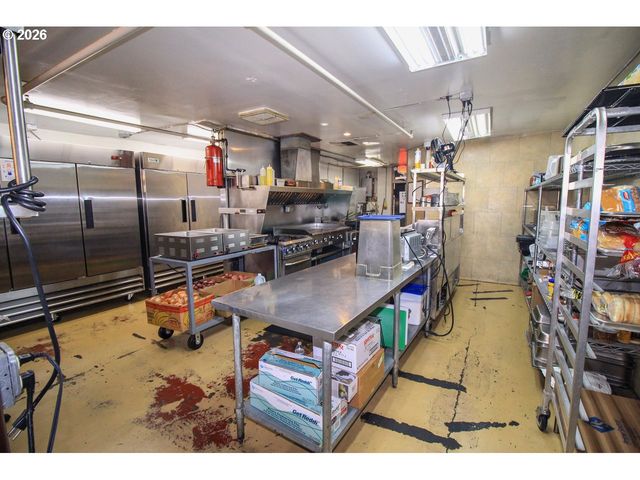 2014 MAIN St, Forest Grove, OR 97116