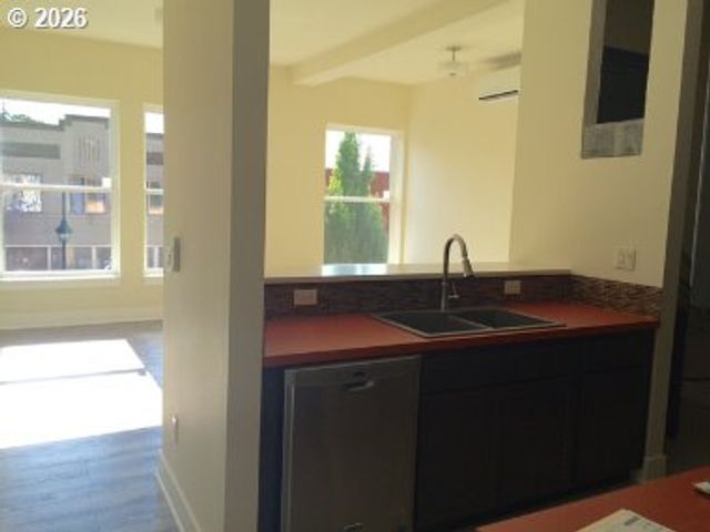 2014 MAIN St, Forest Grove, OR 97116