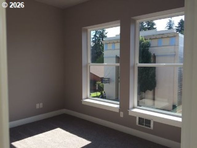 2014 MAIN St, Forest Grove, OR 97116