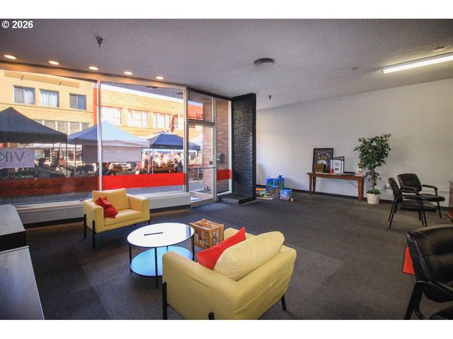 2014 MAIN St, Forest Grove, OR 97116