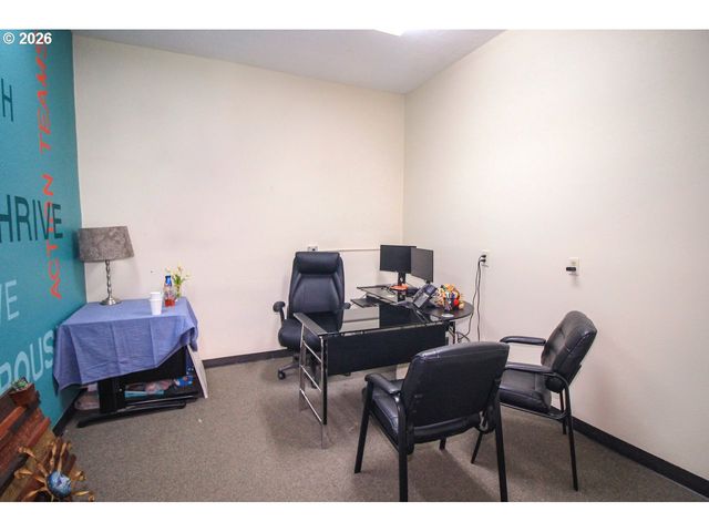 2014 MAIN St, Forest Grove, OR 97116