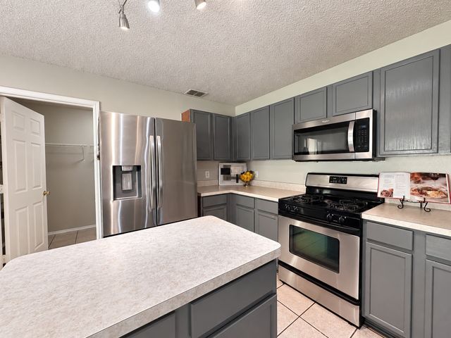 1558 Laurel Hall Lane, Little Elm, TX 75068