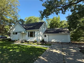 5244 Lake Avenue, Orchard Park, NY 14127