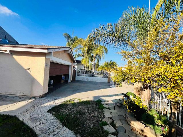1898 Isla Del Campanero, San Ysidro, CA 92173