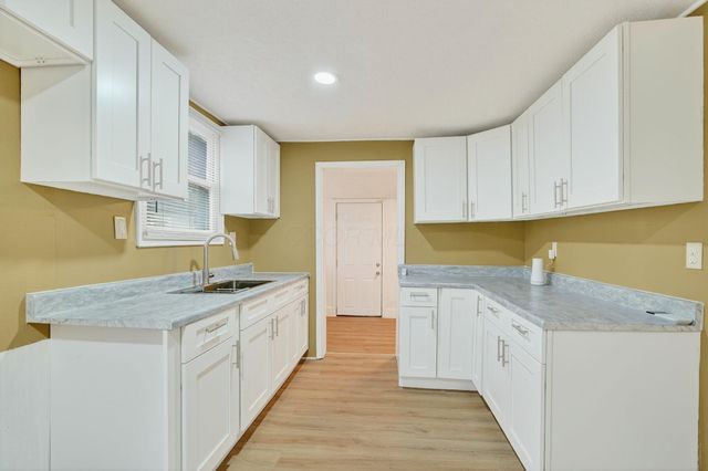 2166 Lexington Avenue, Columbus, OH 43211