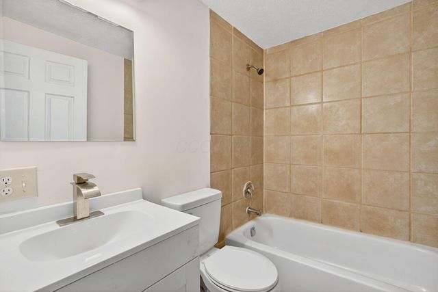 2166 Lexington Avenue, Columbus, OH 43211