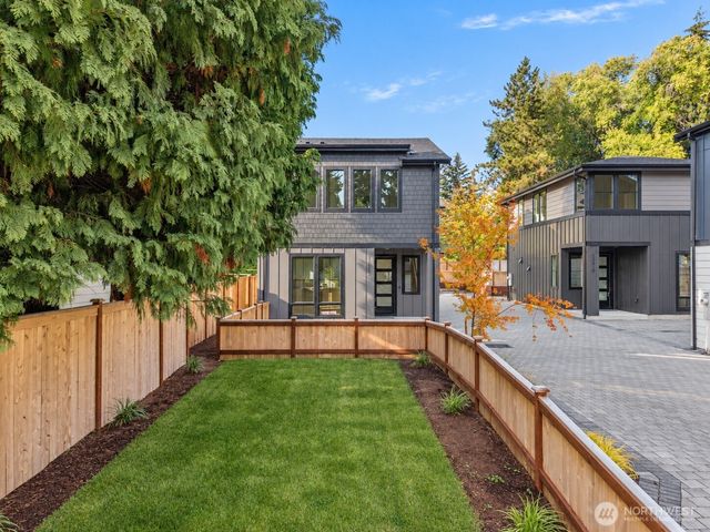 13807 84th Lane NE, Kirkland, WA 98034