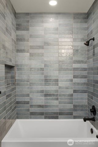 13807 84th Lane NE, Kirkland, WA 98034