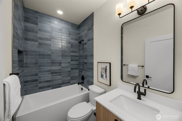13807 84th Lane NE, Kirkland, WA 98034