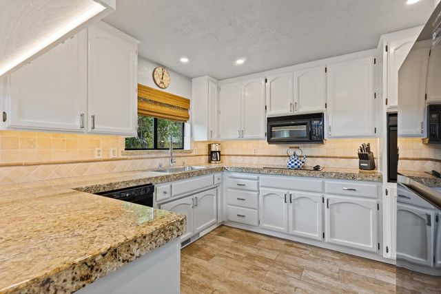 12029 Lakeshore S, Auburn, CA 95602