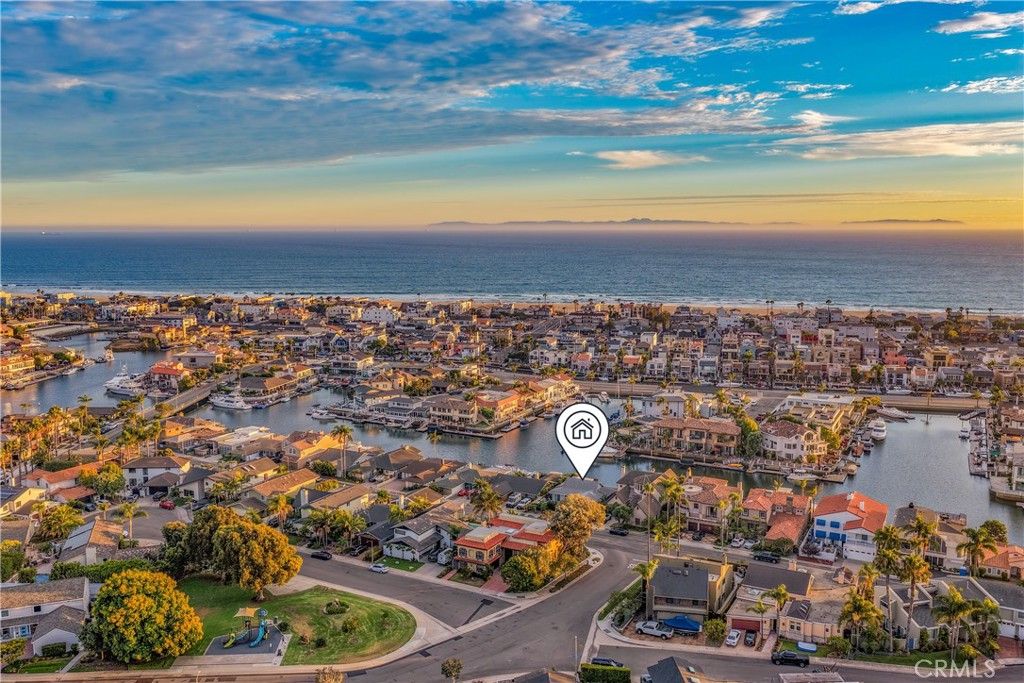 Image 3 of property listing at 16601 Peale, Huntington Beach, CA 92649