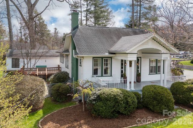 1126 4th Avenue W, Hendersonville, NC 28739