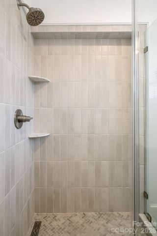 1126 4th Avenue W, Hendersonville, NC 28739