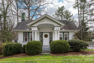 1126 4th Avenue W, Hendersonville, NC 28739