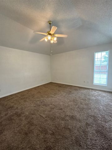 2209 Rockbluff Drive, Rowlett, TX 75088