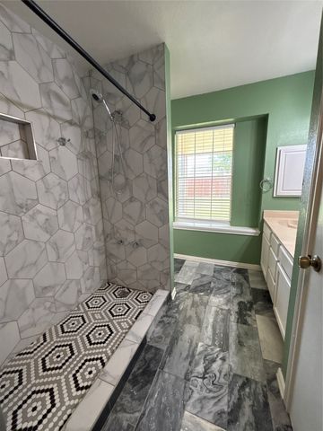 2209 Rockbluff Drive, Rowlett, TX 75088