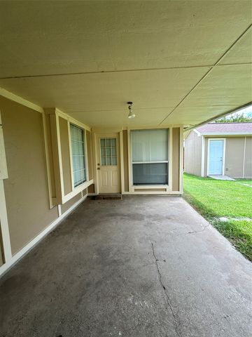 2209 Rockbluff Drive, Rowlett, TX 75088