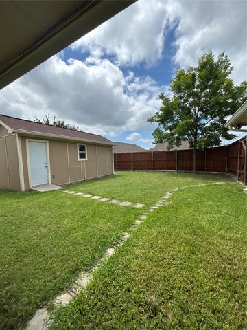 2209 Rockbluff Drive, Rowlett, TX 75088