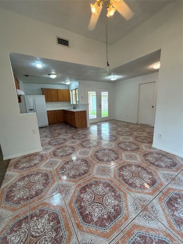 2209 Rockbluff Drive, Rowlett, TX 75088