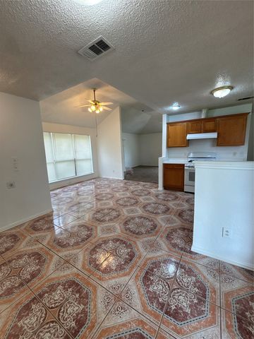 2209 Rockbluff Drive, Rowlett, TX 75088