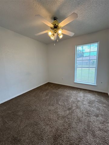 2209 Rockbluff Drive, Rowlett, TX 75088