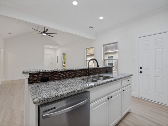 214 Lewis Street, Waxahachie, TX 75165