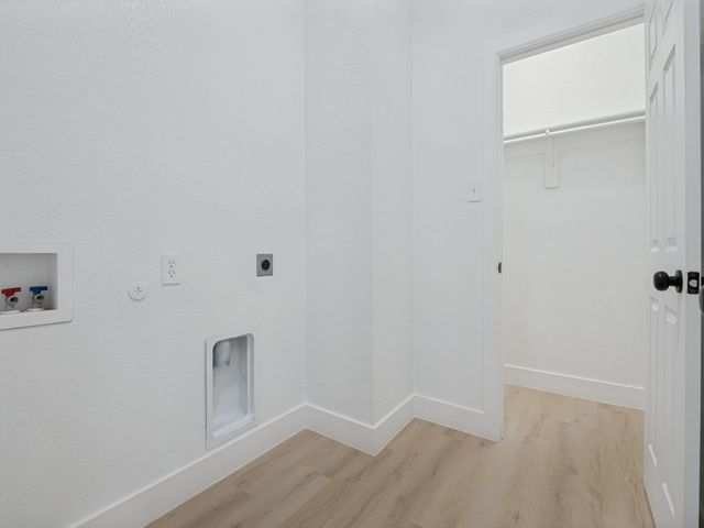 214 Lewis Street, Waxahachie, TX 75165