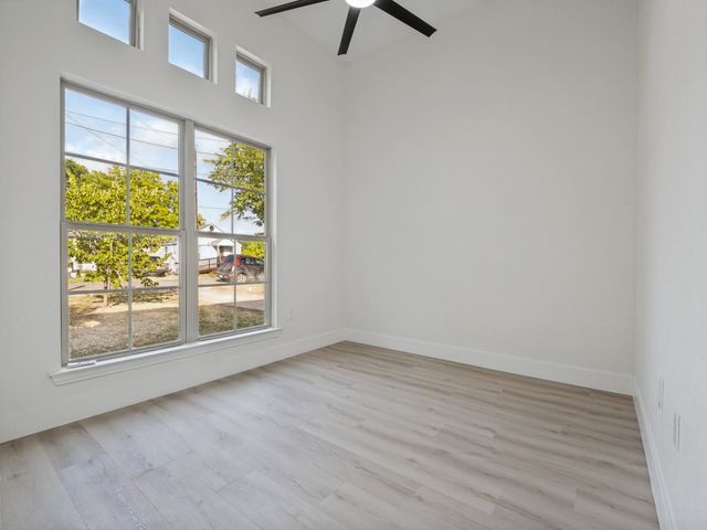 214 Lewis Street, Waxahachie, TX 75165