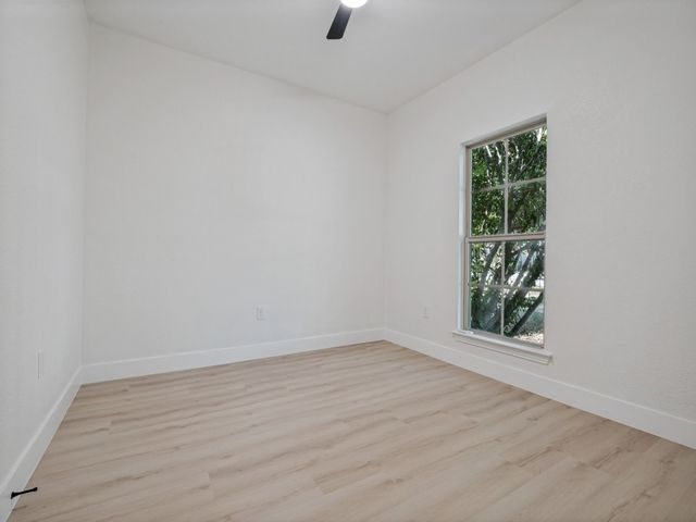 214 Lewis Street, Waxahachie, TX 75165