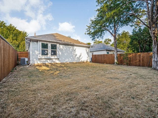 214 Lewis Street, Waxahachie, TX 75165