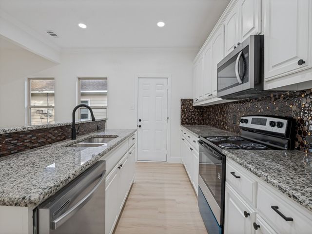 214 Lewis Street, Waxahachie, TX 75165