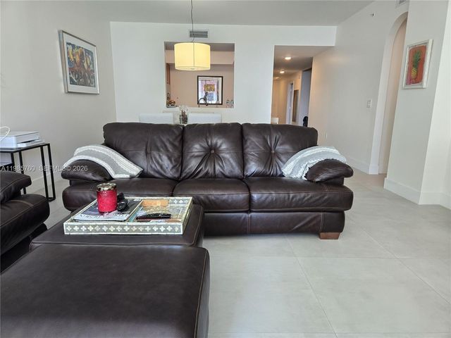 3340 NE 190th St 606, Aventura, FL 33180