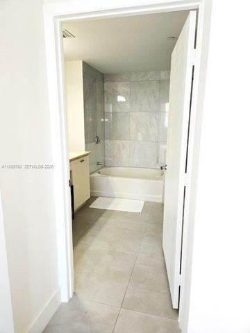 3340 NE 190th St 606, Aventura, FL 33180