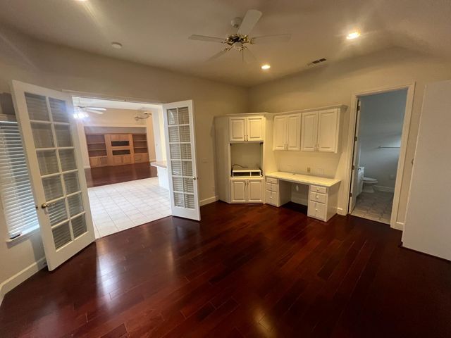 2563 W Fir Avenue, Fresno, CA 93711