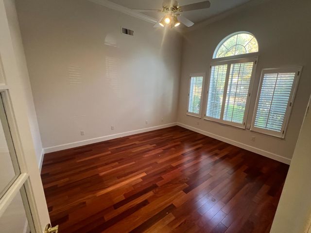 2563 W Fir Avenue, Fresno, CA 93711