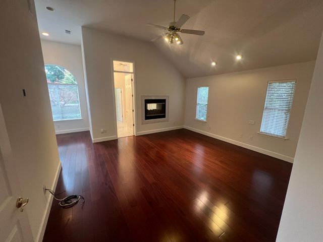 2563 W Fir Avenue, Fresno, CA 93711