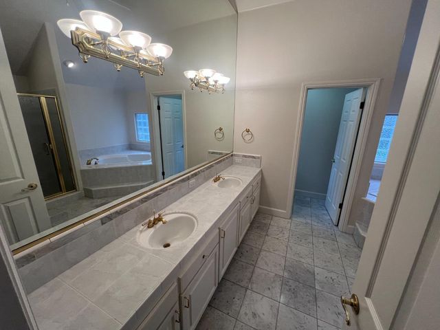 2563 W Fir Avenue, Fresno, CA 93711