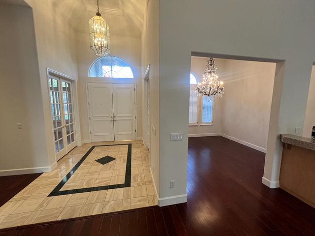 2563 W Fir Avenue, Fresno, CA 93711