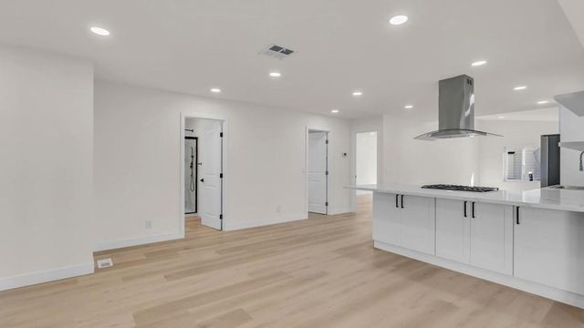 499 Millpond Drive, San Jose, CA 95125