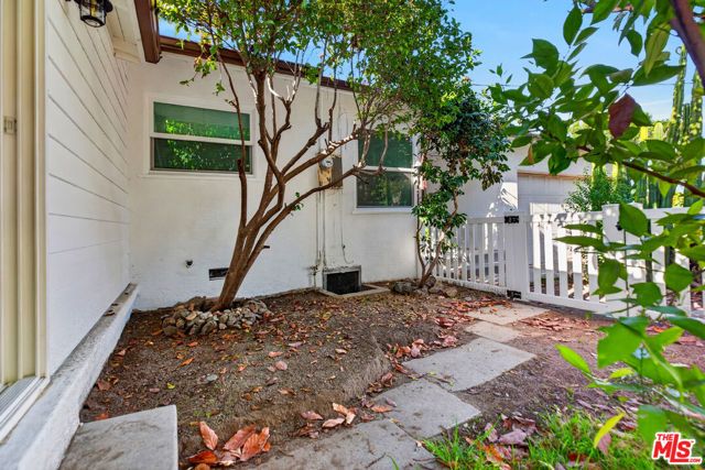 441 Dartmouth Road, Burbank, CA 91504