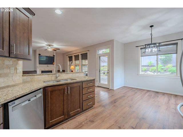 2156 Sw 14TH Dr, Gresham, OR 97080